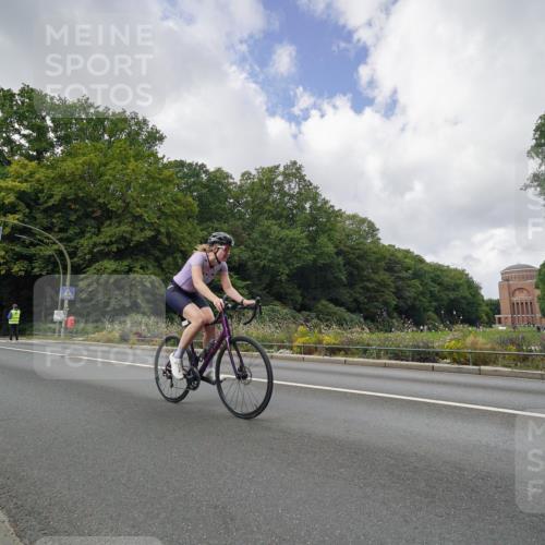 14.09.2025 - Stadtparktriathlon Michael Burmester http://msf.ph/oto/8894906 14.09.2025 12:41:38 Radfahren 1287, 1304, 1334, 1343, 1353 meine-sportfotos.de