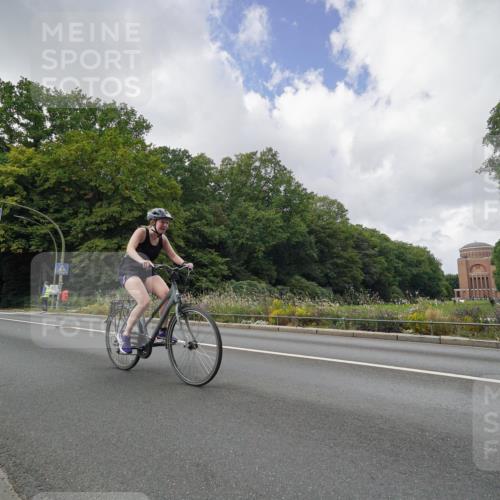 14.09.2025 - Stadtparktriathlon Michael Burmester http://msf.ph/oto/8894911 14.09.2025 12:41:54 Radfahren 1285 meine-sportfotos.de