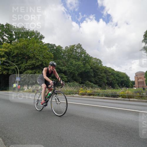 14.09.2025 - Stadtparktriathlon Michael Burmester http://msf.ph/oto/8894914 14.09.2025 12:42:10 Radfahren 1236, 1297, 1411 meine-sportfotos.de