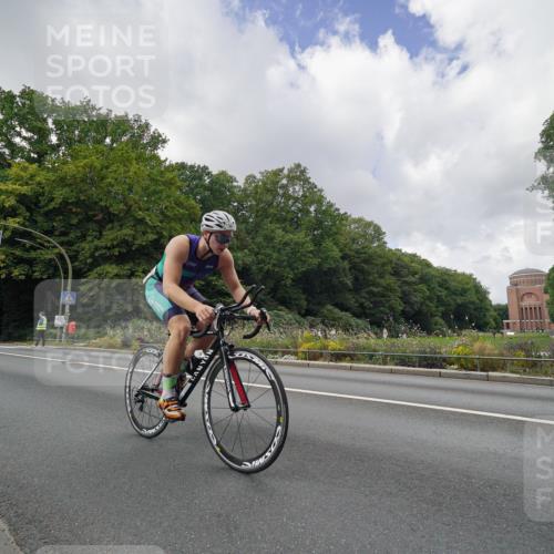 14.09.2025 - Stadtparktriathlon Michael Burmester http://msf.ph/oto/8894921 14.09.2025 12:42:34 Radfahren 1250, 1276, 1385 meine-sportfotos.de