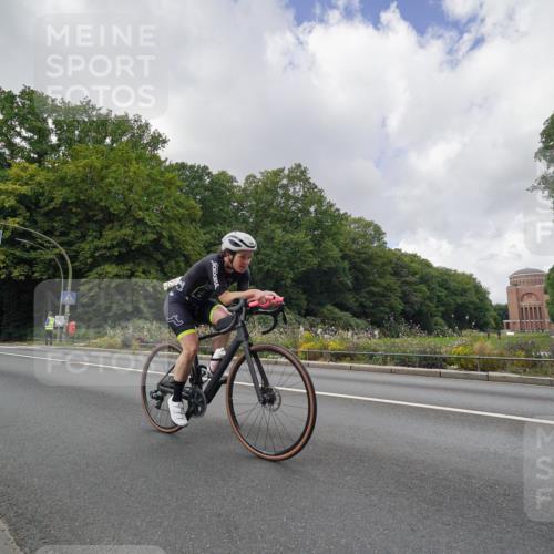 14.09.2025 - Stadtparktriathlon Michael Burmester http://msf.ph/oto/8894928 14.09.2025 12:42:48 Radfahren 1292, 1341, 1355, 1383, 1400, 1415 meine-sportfotos.de