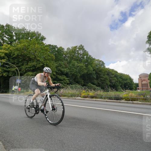 14.09.2025 - Stadtparktriathlon Michael Burmester http://msf.ph/oto/8894955 14.09.2025 12:43:53 Radfahren 1246, 1299, 1303 meine-sportfotos.de