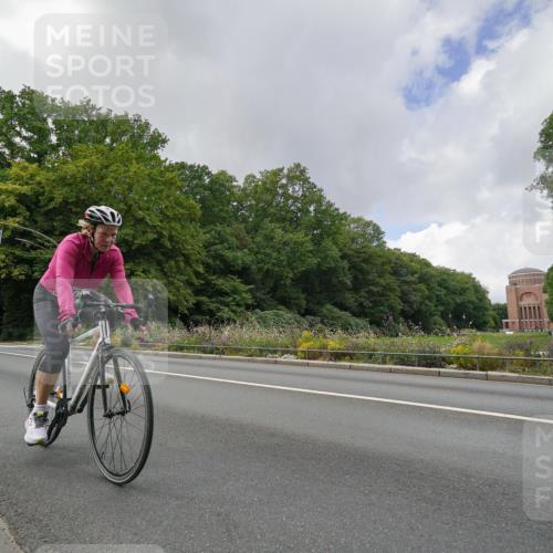 14.09.2025 - Stadtparktriathlon Michael Burmester http://msf.ph/oto/8894956 14.09.2025 12:43:56 Radfahren 1246, 1299, 1303 meine-sportfotos.de