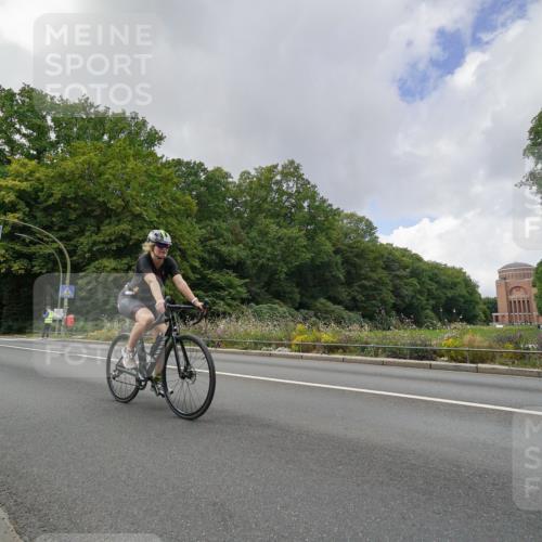 14.09.2025 - Stadtparktriathlon Michael Burmester http://msf.ph/oto/8894957 14.09.2025 12:44:01 Radfahren 1246, 1303, 1386 meine-sportfotos.de