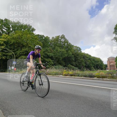 14.09.2025 - Stadtparktriathlon Michael Burmester http://msf.ph/oto/8894961 14.09.2025 12:44:19 Radfahren 1257, 1300, 1339 meine-sportfotos.de