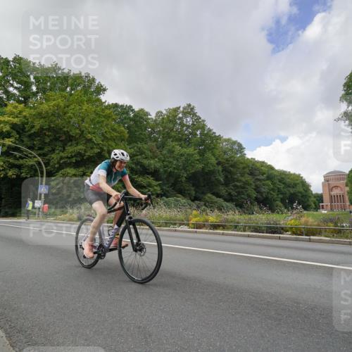 14.09.2025 - Stadtparktriathlon Michael Burmester http://msf.ph/oto/8894963 14.09.2025 12:44:21 Radfahren 1257, 1300, 1339 meine-sportfotos.de