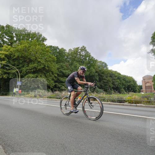 14.09.2025 - Stadtparktriathlon Michael Burmester http://msf.ph/oto/8894967 14.09.2025 12:44:31 Radfahren 1264, 1286, 1324, 1356, 1377 meine-sportfotos.de