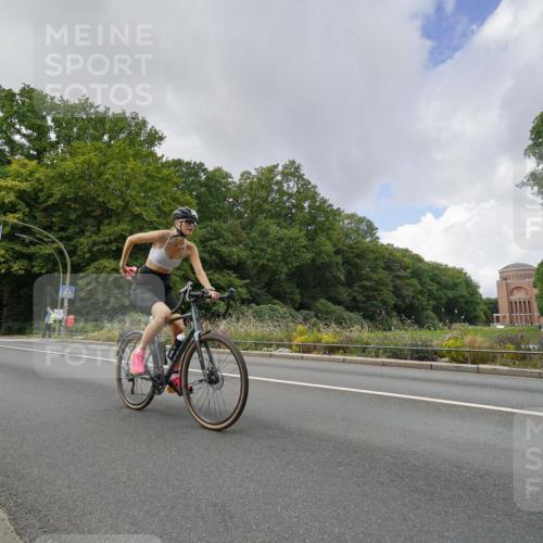 14.09.2025 - Stadtparktriathlon Michael Burmester http://msf.ph/oto/8894970 14.09.2025 12:44:33 Radfahren 1264, 1286, 1324, 1350, 1356, 1377 meine-sportfotos.de