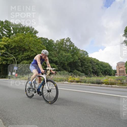 14.09.2025 - Stadtparktriathlon Michael Burmester http://msf.ph/oto/8894977 14.09.2025 12:44:53 Radfahren 1311, 1315, 1351, 1404 meine-sportfotos.de