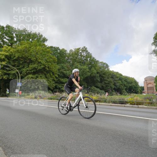 14.09.2025 - Stadtparktriathlon Michael Burmester http://msf.ph/oto/8894986 14.09.2025 12:45:08 Radfahren 1293, 1322, 1340, 1392 meine-sportfotos.de