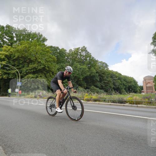 14.09.2025 - Stadtparktriathlon Michael Burmester http://msf.ph/oto/8894988 14.09.2025 12:45:17 Radfahren 1231, 1396, 1420 meine-sportfotos.de