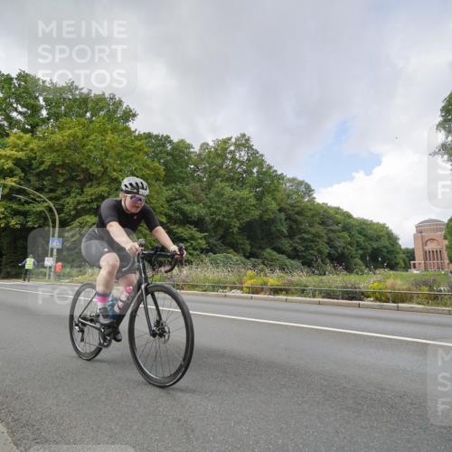 14.09.2025 - Stadtparktriathlon Michael Burmester http://msf.ph/oto/8894989 14.09.2025 12:45:20 Radfahren 1231, 1380, 1396, 1420 meine-sportfotos.de