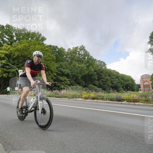 14.09.2025 - Stadtparktriathlon Michael Burmester http://msf.ph/oto/8894990 14.09.2025 12:45:22 Radfahren 1231, 1380, 1396, 1420 meine-sportfotos.de