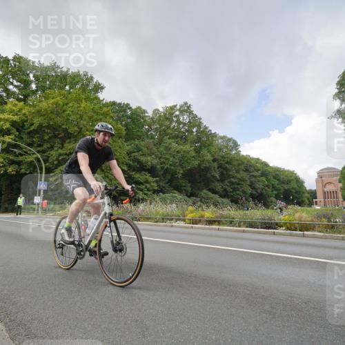 14.09.2025 - Stadtparktriathlon Michael Burmester http://msf.ph/oto/8894992 14.09.2025 12:45:26 Radfahren 1231, 1380, 1420 meine-sportfotos.de