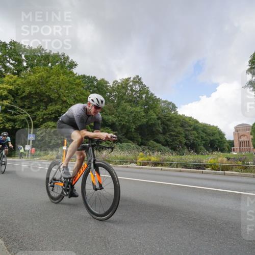 14.09.2025 - Stadtparktriathlon Michael Burmester http://msf.ph/oto/8894993 14.09.2025 12:45:36 Radfahren 1345, 1347, 1369 meine-sportfotos.de
