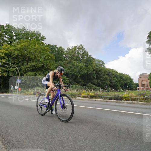 14.09.2025 - Stadtparktriathlon Michael Burmester http://msf.ph/oto/8894999 14.09.2025 12:45:48 Radfahren 1308, 1344, 1345, 1359 meine-sportfotos.de