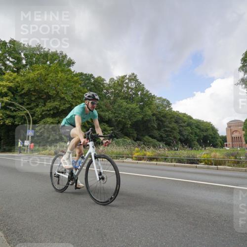 14.09.2025 - Stadtparktriathlon Michael Burmester http://msf.ph/oto/8895000 14.09.2025 12:45:50 Radfahren 1308, 1344, 1359 meine-sportfotos.de