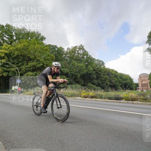 14.09.2025 - Stadtparktriathlon Michael Burmester http://msf.ph/oto/8895004 14.09.2025 12:46:13 Radfahren 1241, 1319, 1368, 1413, 1417 meine-sportfotos.de