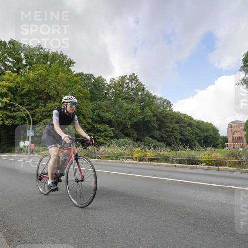 14.09.2025 - Stadtparktriathlon Michael Burmester http://msf.ph/oto/8895008 14.09.2025 12:46:19 Radfahren 1241, 1281, 1319, 1335, 1368, 1417 meine-sportfotos.de