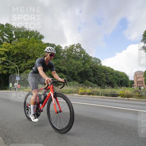 14.09.2025 - Stadtparktriathlon Michael Burmester http://msf.ph/oto/8895010 14.09.2025 12:46:22 Radfahren 1281, 1290, 1319, 1335, 1417 meine-sportfotos.de