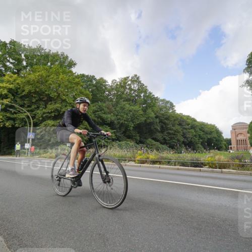14.09.2025 - Stadtparktriathlon Michael Burmester http://msf.ph/oto/8895012 14.09.2025 12:46:28 Radfahren 1281, 1290, 1335 meine-sportfotos.de