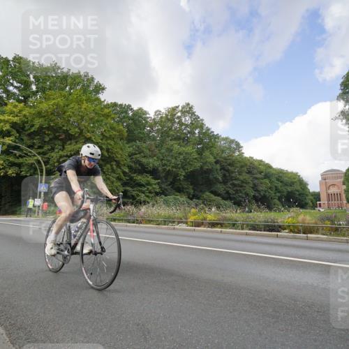 14.09.2025 - Stadtparktriathlon Michael Burmester http://msf.ph/oto/8895016 14.09.2025 12:46:49 Radfahren 1258, 1283, 1326, 1342, 1360 meine-sportfotos.de
