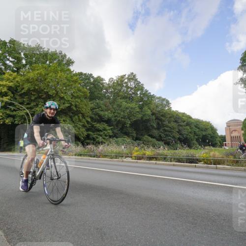 14.09.2025 - Stadtparktriathlon Michael Burmester http://msf.ph/oto/8895021 14.09.2025 12:46:59 Radfahren 1256, 1273, 1326, 1357, 1410 meine-sportfotos.de