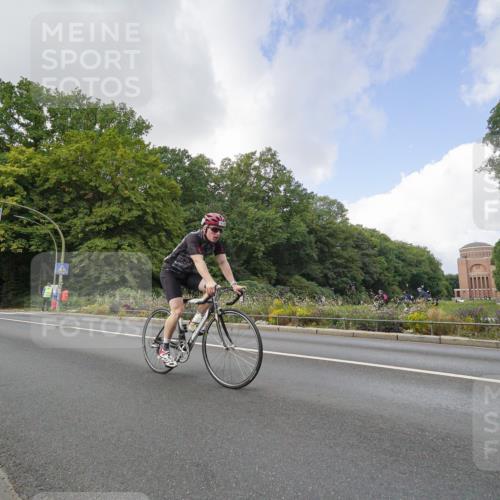 14.09.2025 - Stadtparktriathlon Michael Burmester http://msf.ph/oto/8895022 14.09.2025 12:47:01 Radfahren 1256, 1273, 1294, 1357, 1376, 1410 meine-sportfotos.de