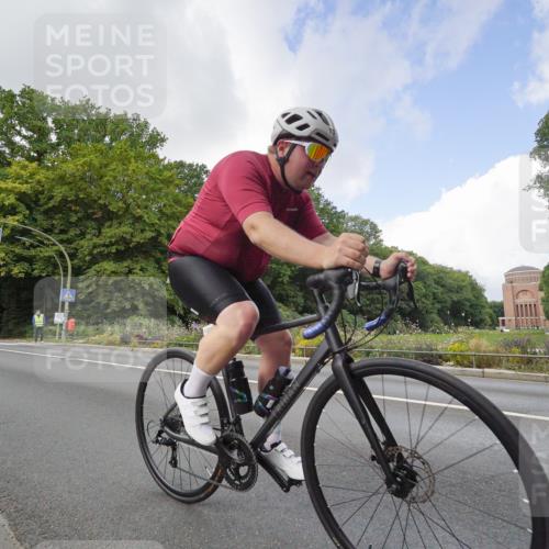 14.09.2025 - Stadtparktriathlon Michael Burmester http://msf.ph/oto/8895027 14.09.2025 12:47:08 Radfahren 1273, 1294, 1317, 1357, 1376 meine-sportfotos.de