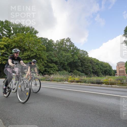 14.09.2025 - Stadtparktriathlon Michael Burmester http://msf.ph/oto/8895033 14.09.2025 12:47:28 Radfahren 1200, 1215, 1275, 1370, 1382 meine-sportfotos.de