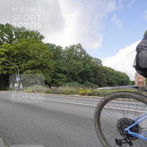 14.09.2025 - Stadtparktriathlon Michael Burmester http://msf.ph/oto/8895037 14.09.2025 12:47:33 Radfahren 1215, 1261, 1275, 1370, 1397, 1414 meine-sportfotos.de