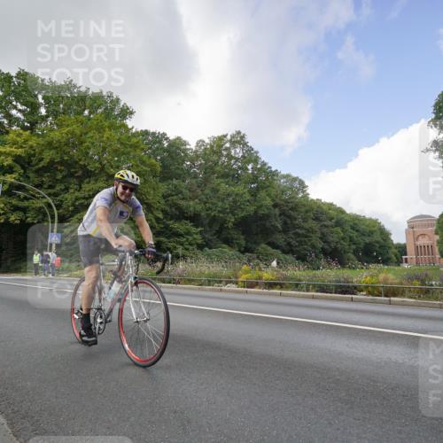 14.09.2025 - Stadtparktriathlon Michael Burmester http://msf.ph/oto/8895038 14.09.2025 12:47:37 Radfahren 1215, 1261, 1349, 1397, 1414 meine-sportfotos.de