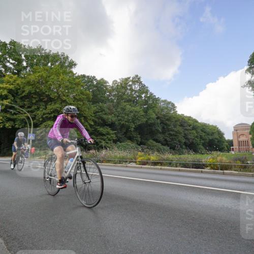 14.09.2025 - Stadtparktriathlon Michael Burmester http://msf.ph/oto/8895047 14.09.2025 12:47:50 Radfahren 1224, 1239, 1245, 1247, 1248, 1263, 1274, 1278, 1301, 1310, 1330, 1394, 1419 meine-sportfotos.de