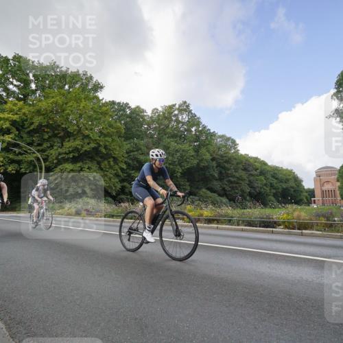 14.09.2025 - Stadtparktriathlon Michael Burmester http://msf.ph/oto/8895048 14.09.2025 12:47:51 Radfahren 1224, 1239, 1245, 1247, 1248, 1263, 1274, 1278, 1301, 1310, 1316, 1330, 1394, 1419 meine-sportfotos.de