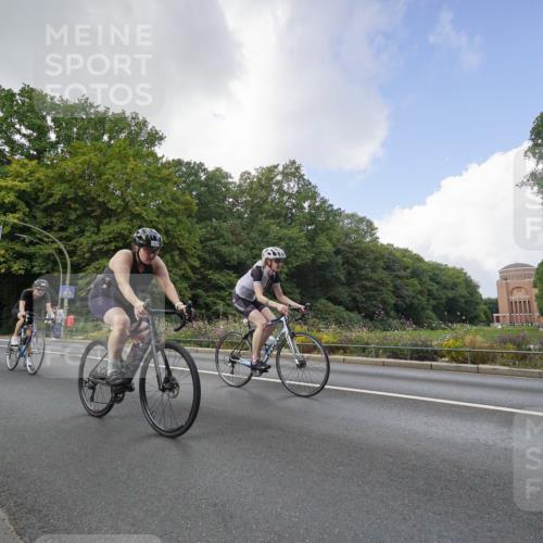 14.09.2025 - Stadtparktriathlon Michael Burmester http://msf.ph/oto/8895049 14.09.2025 12:47:51 Radfahren 1224, 1239, 1245, 1247, 1248, 1263, 1274, 1278, 1301, 1310, 1316, 1330, 1394, 1419 meine-sportfotos.de