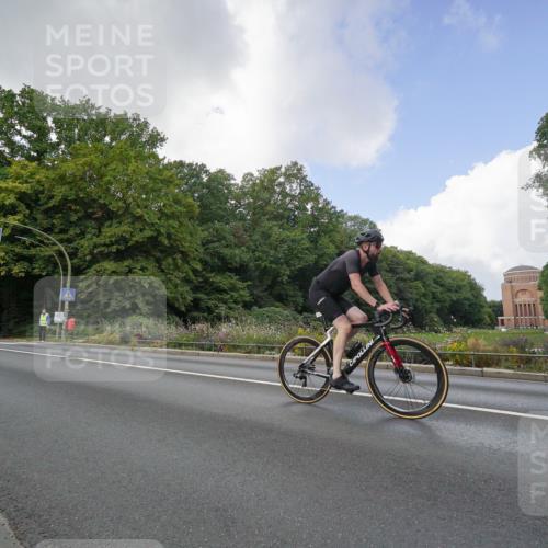 14.09.2025 - Stadtparktriathlon Michael Burmester http://msf.ph/oto/8895059 14.09.2025 12:48:00 Radfahren 1245, 1247, 1251, 1263, 1278, 1316, 1387, 1394 meine-sportfotos.de