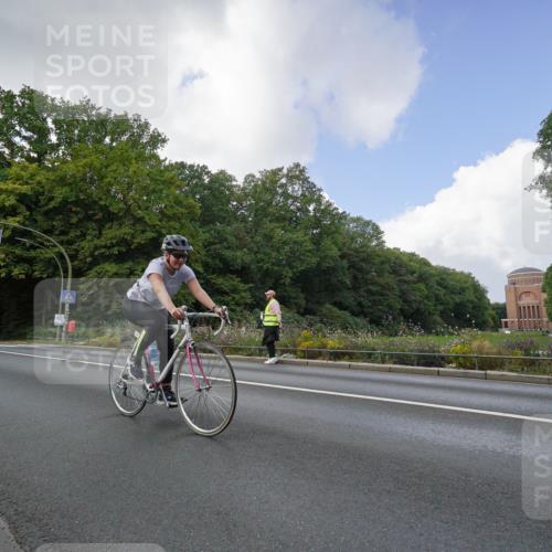 14.09.2025 - Stadtparktriathlon Michael Burmester http://msf.ph/oto/8895074 14.09.2025 12:48:32 Radfahren 1249, 1254, 1289, 1327 meine-sportfotos.de