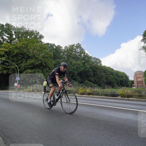14.09.2025 - Stadtparktriathlon Michael Burmester http://msf.ph/oto/8895078 14.09.2025 12:48:44 Radfahren 1175, 1289, 1384, 1403 meine-sportfotos.de