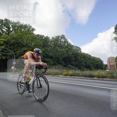 14.09.2025 - Stadtparktriathlon Michael Burmester http://msf.ph/oto/8895082 14.09.2025 12:49:04 Radfahren 1288, 1411 meine-sportfotos.de