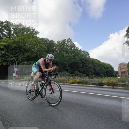 14.09.2025 - Stadtparktriathlon Michael Burmester http://msf.ph/oto/8895092 14.09.2025 12:49:30 Radfahren 1237, 1255, 1260, 1268, 1332, 1336, 1352, 1355, 1385, 1400, 1415 meine-sportfotos.de