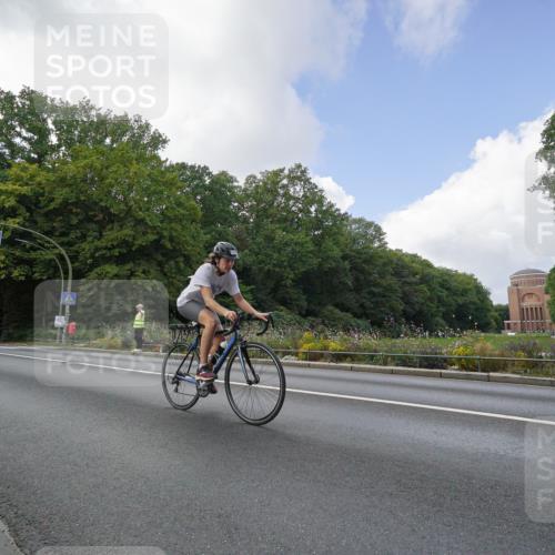 14.09.2025 - Stadtparktriathlon Michael Burmester http://msf.ph/oto/8895103 14.09.2025 12:49:45 Radfahren 1272, 1295, 1312, 1328 meine-sportfotos.de