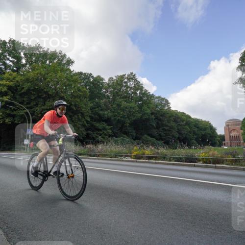 14.09.2025 - Stadtparktriathlon Michael Burmester http://msf.ph/oto/8895104 14.09.2025 12:49:47 Radfahren 1272, 1295, 1312 meine-sportfotos.de