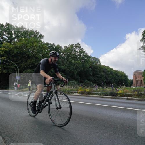 14.09.2025 - Stadtparktriathlon Michael Burmester http://msf.ph/oto/8895109 14.09.2025 12:50:07 Radfahren 1279, 1297, 1367, 1407 meine-sportfotos.de