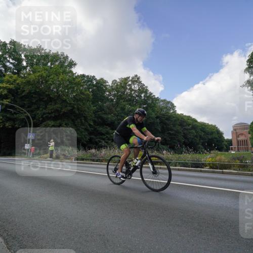 14.09.2025 - Stadtparktriathlon Michael Burmester http://msf.ph/oto/8895117 14.09.2025 12:50:27 Radfahren 1222, 1232, 1277, 1329, 1331, 1334, 1361, 1383, 1405 meine-sportfotos.de