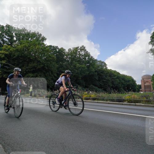 14.09.2025 - Stadtparktriathlon Michael Burmester http://msf.ph/oto/8895124 14.09.2025 12:50:34 Radfahren 1222, 1232, 1277, 1329, 1365, 1405 meine-sportfotos.de