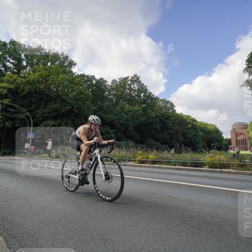 14.09.2025 - Stadtparktriathlon Michael Burmester http://msf.ph/oto/8895147 14.09.2025 12:51:31 Radfahren 1252, 1267, 1276, 1285, 1296, 1299 meine-sportfotos.de