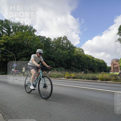 14.09.2025 - Stadtparktriathlon Michael Burmester http://msf.ph/oto/8895151 14.09.2025 12:51:38 Radfahren 1252, 1267, 1276, 1285, 1296, 1356 meine-sportfotos.de