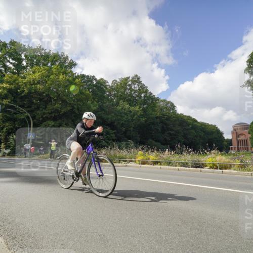 14.09.2025 - Stadtparktriathlon Michael Burmester http://msf.ph/oto/8895156 14.09.2025 12:51:55 Radfahren 1257, 1325, 1341 meine-sportfotos.de
