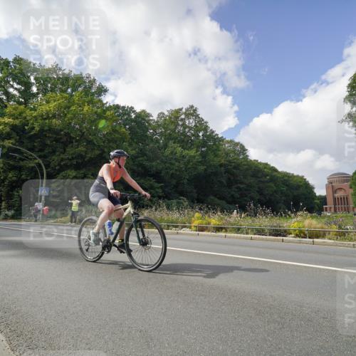 14.09.2025 - Stadtparktriathlon Michael Burmester http://msf.ph/oto/8895158 14.09.2025 12:52:00 Radfahren 1257, 1325, 1341, 1347, 1392 meine-sportfotos.de