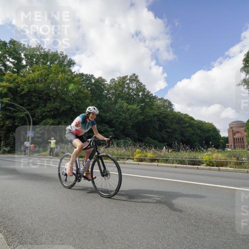 14.09.2025 - Stadtparktriathlon Michael Burmester http://msf.ph/oto/8895159 14.09.2025 12:52:03 Radfahren 1257, 1339, 1341, 1347, 1377, 1381, 1392 meine-sportfotos.de